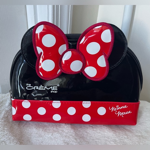 Disney Handbags - Minnie mouse, cosmetic pouch EUC